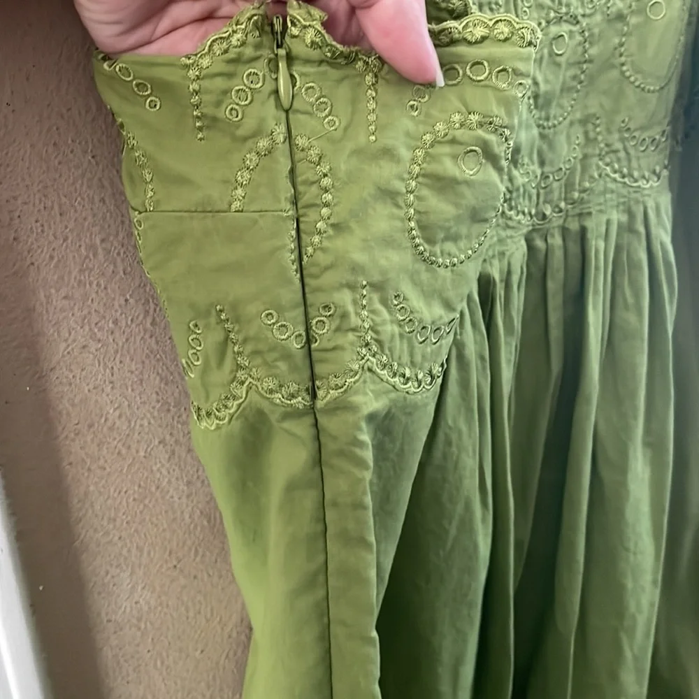 Dress - Picture 6 of 6